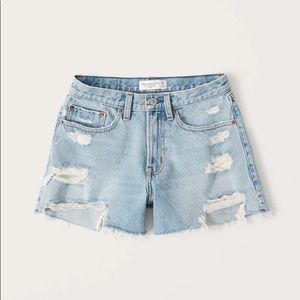 Abercrombie Boyfriend Short Curve Love Mid Rise